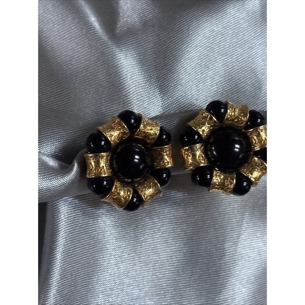 Liz Claiborne Vintage Gold & Black Clip On Earrings Statement Ornate Classic 1”